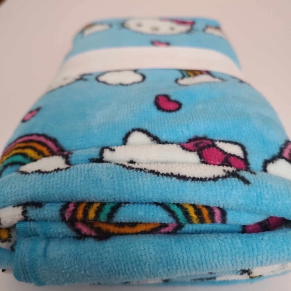 Sanrio Hello Kitty pattern set of 2 hand towels 100% Cotton NWT - Picture 9 of 11